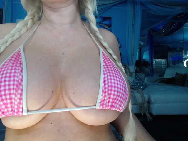 adrianna_fox