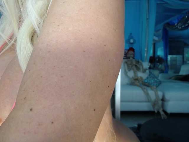 adrianna_fox