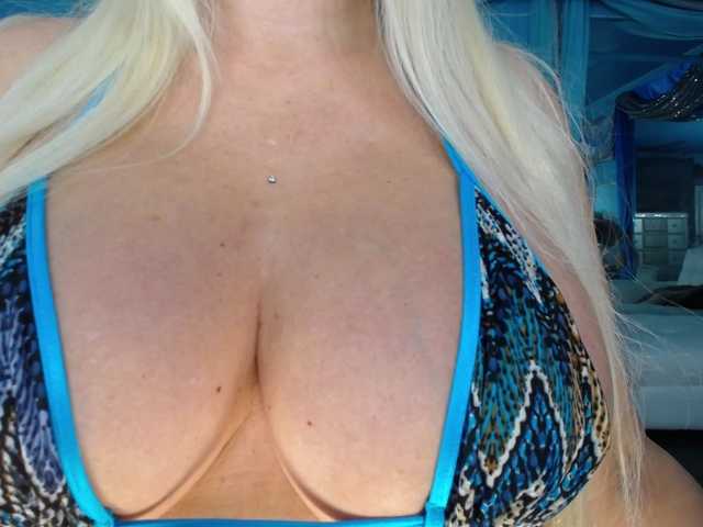adrianna_fox