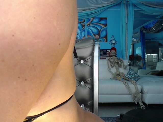 adrianna_fox