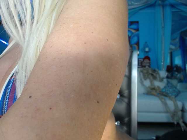 adrianna_fox live sex show