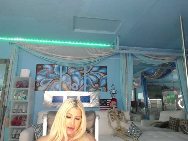 adrianna_fox