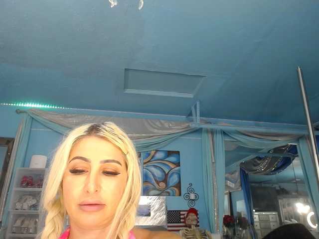 adrianna_fox live cam on BongaCams