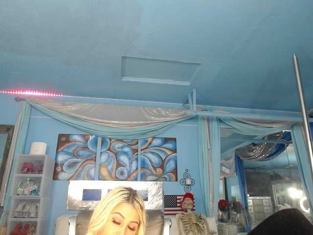 adrianna_fox live cam