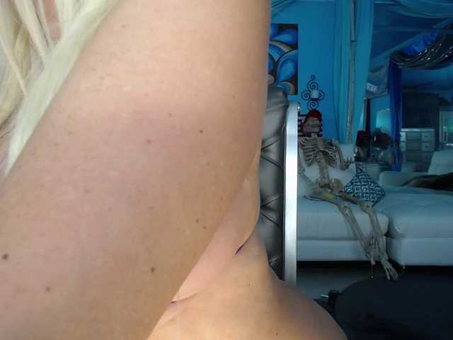 adrianna_fox