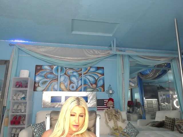 adrianna_fox