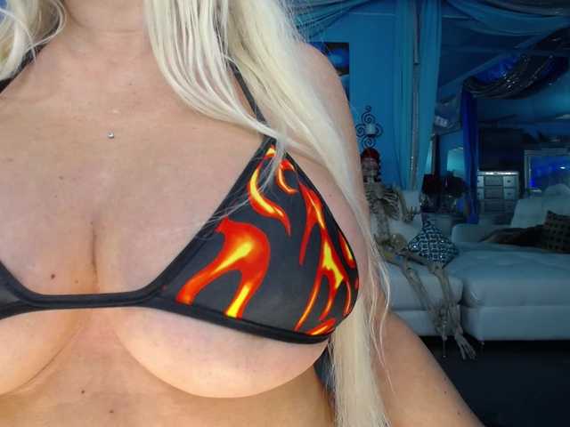 adrianna_fox