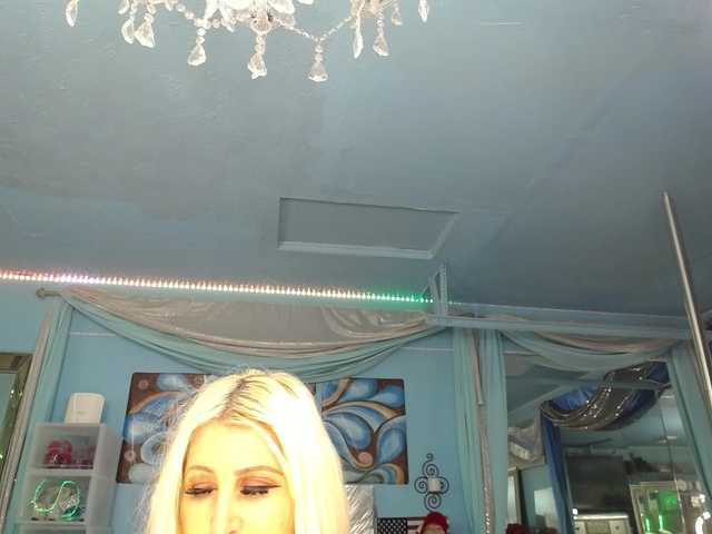 adrianna_fox live cam preview