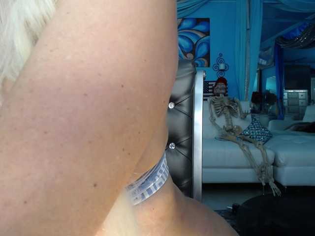 adrianna_fox