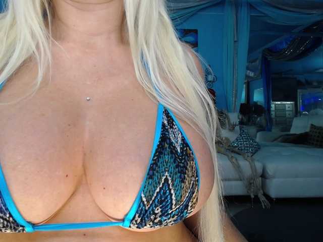 adrianna_fox live cam preview