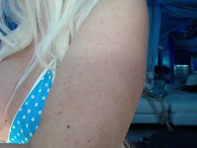 adrianna_fox