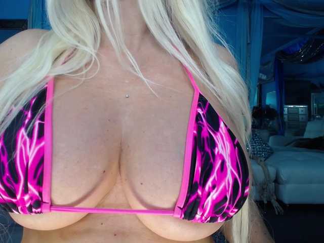 adrianna_fox live cam