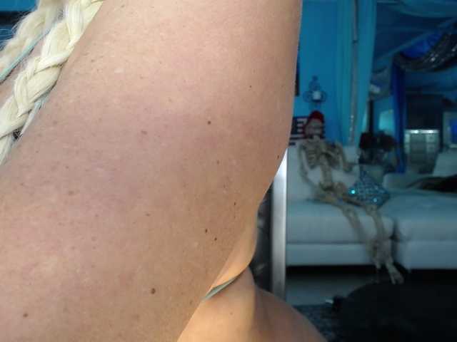 adrianna_fox