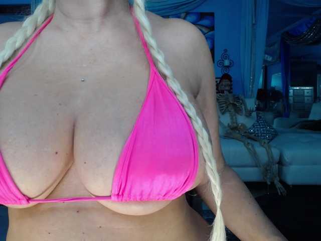 adrianna_fox