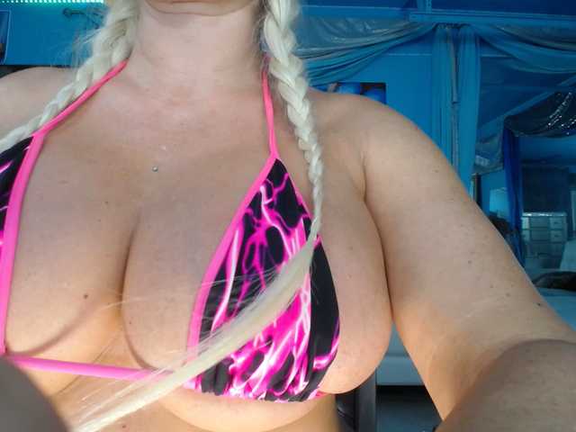 adrianna_fox
