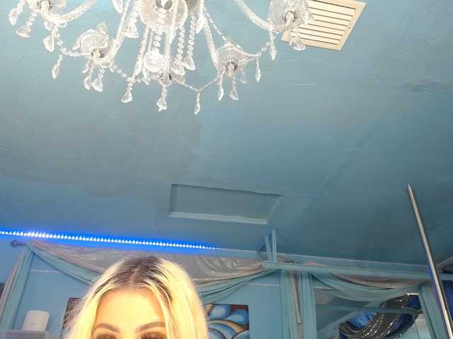adrianna_fox