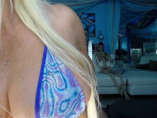 adrianna_fox