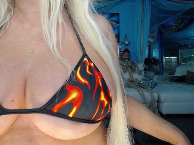 adrianna_fox