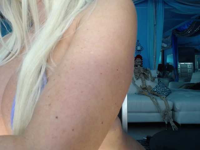 adrianna_fox
