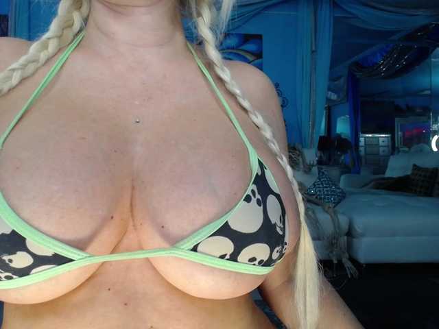 adrianna_fox, en vivo ahora en BongaCams