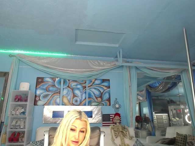 adrianna_fox