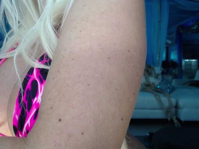 adrianna_fox live cam