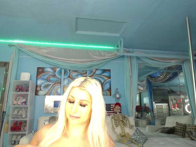 adrianna_fox live cam preview