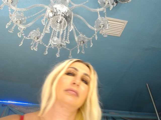 adrianna_fox cam belle