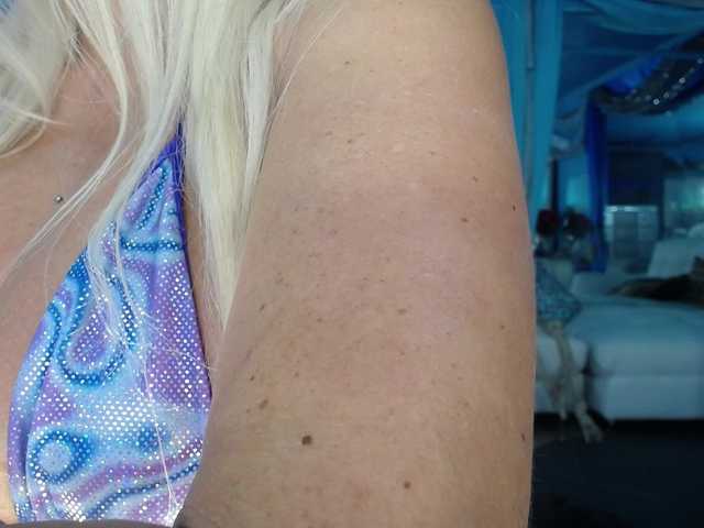 adrianna_fox
