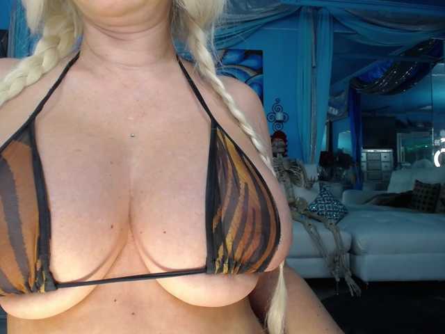 adrianna_fox live cam preview