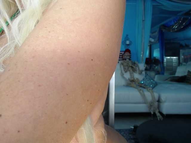 adrianna_fox