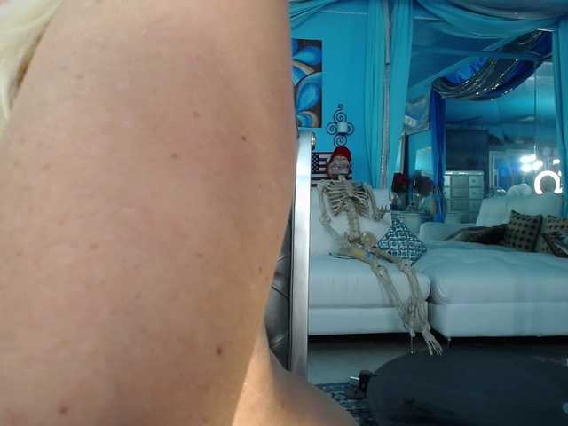 adrianna_fox