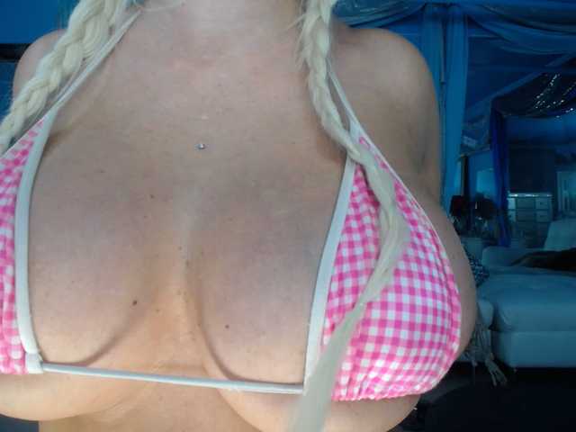 adrianna_fox live sex show