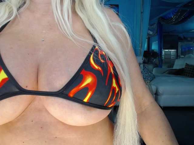 adrianna_fox