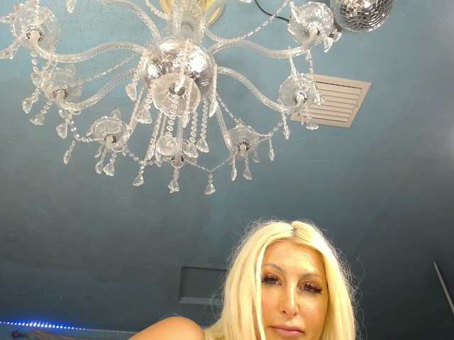 adrianna_fox