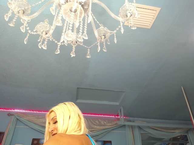 adrianna_fox