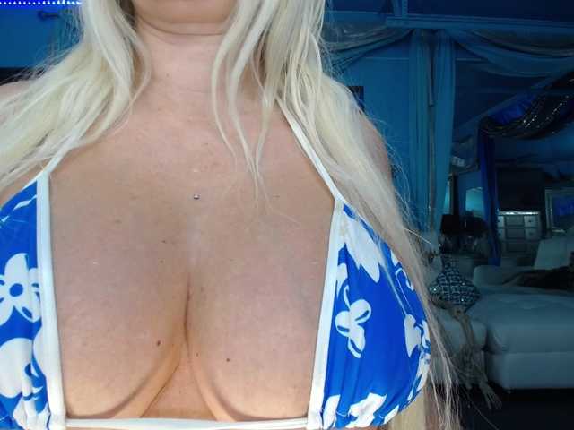 adrianna_fox