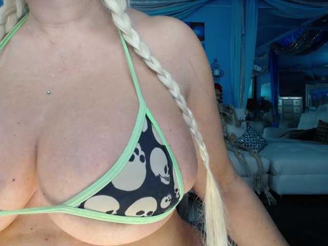 adrianna_fox