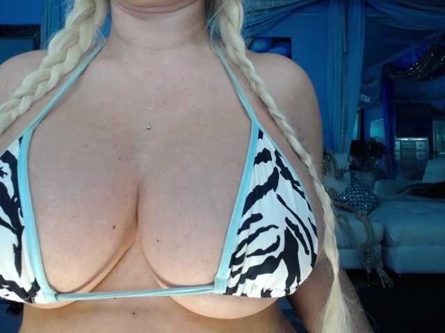 adrianna_fox live cam