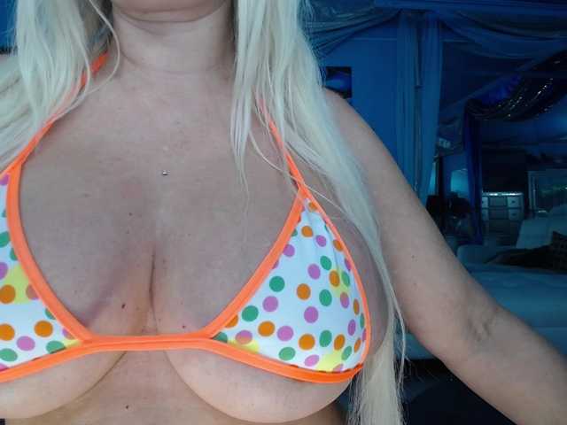 adrianna_fox