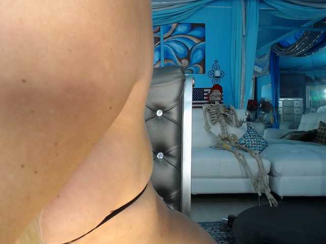 adrianna_fox