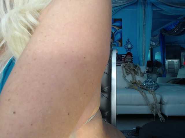 adrianna_fox
