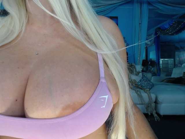adrianna_fox