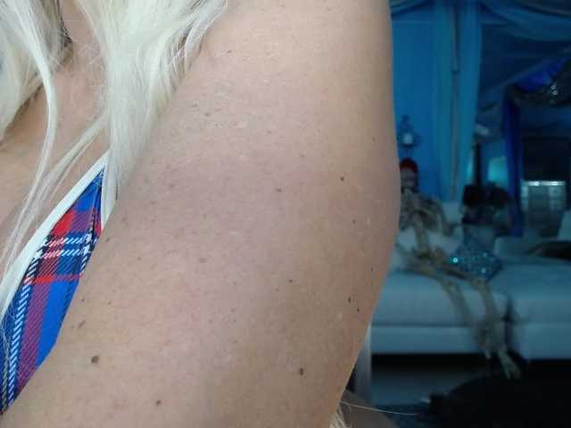 adrianna_fox