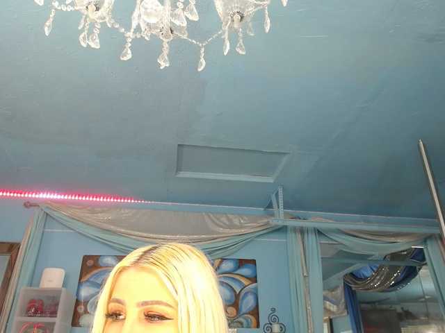 adrianna_fox live webcam show