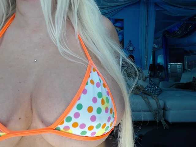 adrianna_fox