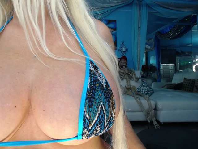 adrianna_fox