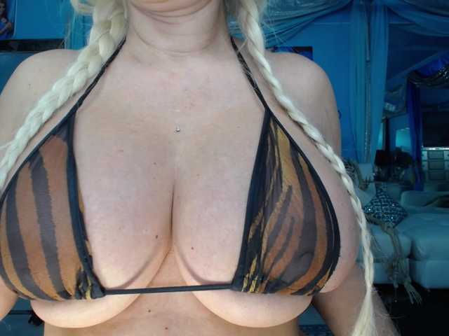 adrianna_fox