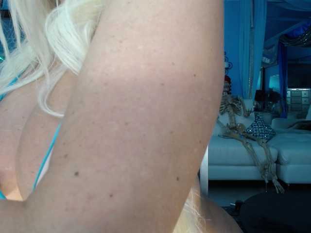 adrianna_fox