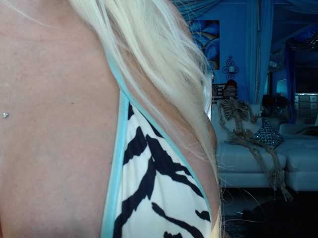 adrianna_fox